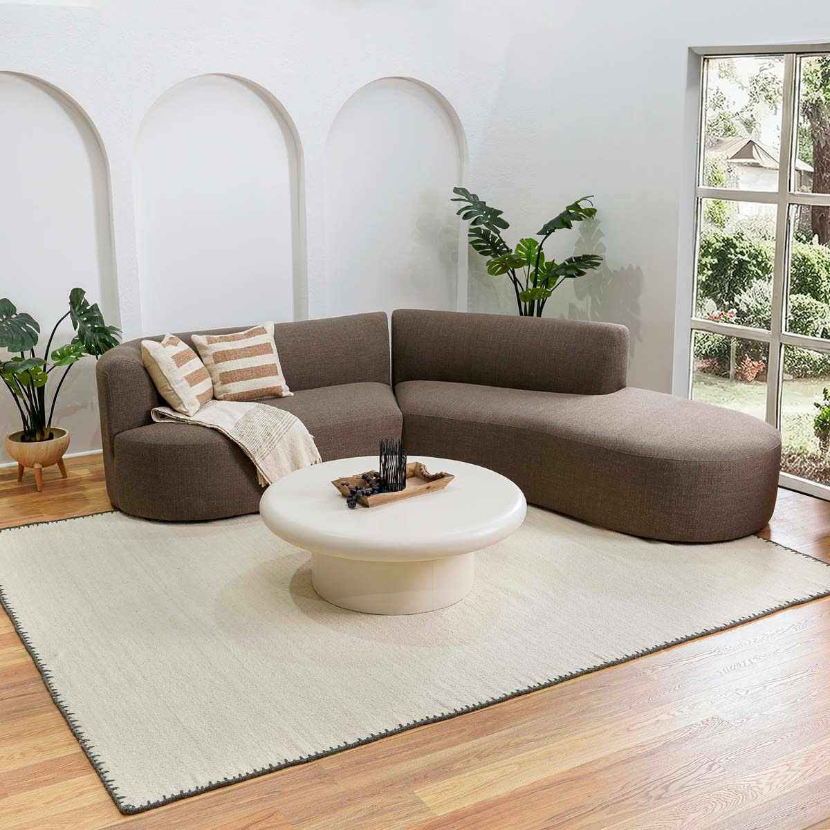 Ayumu Kırık Beyaz El Dokuma Yün Halı